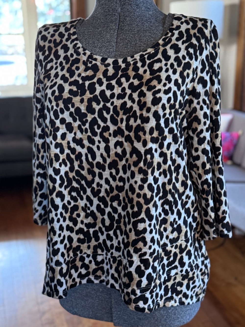 Chicos Leopard Print Crossover Jersey Knit Tunic with 3/4 sleeve Sz 2 (12) EUC